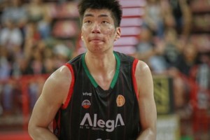 九游-西乙常规赛-余嘉豪5投3中&amp;罚球4中4 得到11分3板1助